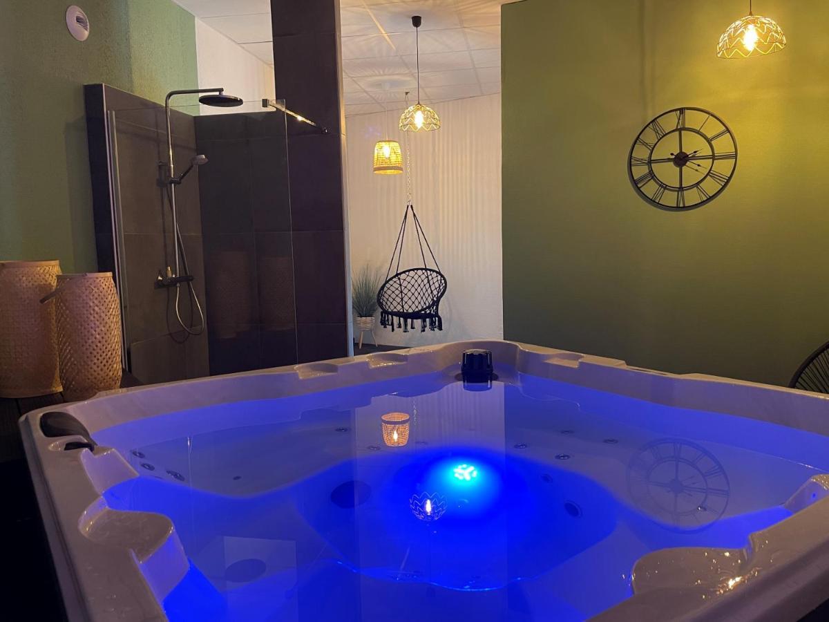 Logis Hotel Volcan Sancy Nebouzat Bagian luar foto