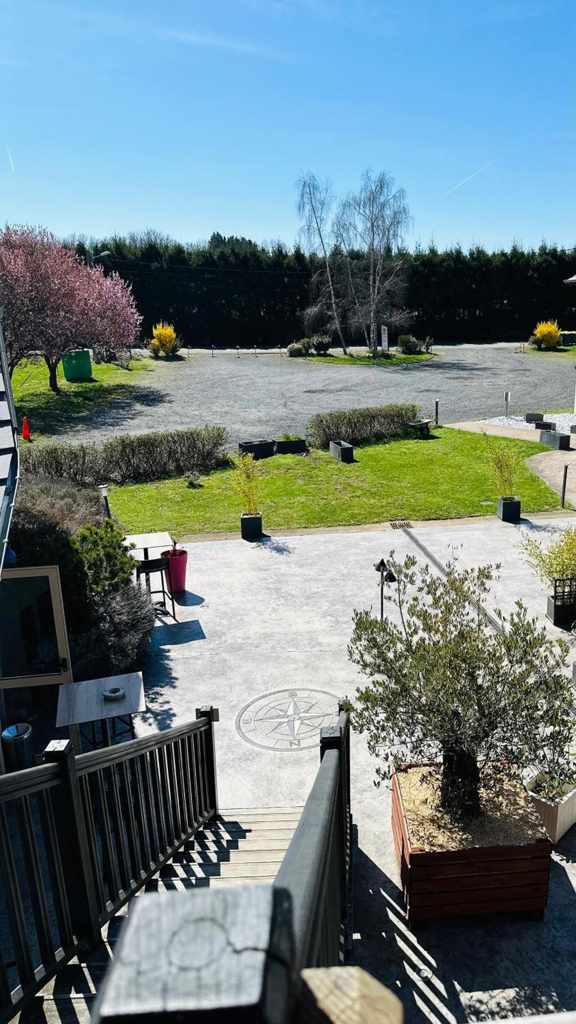 Logis Hotel Volcan Sancy Nebouzat Bagian luar foto