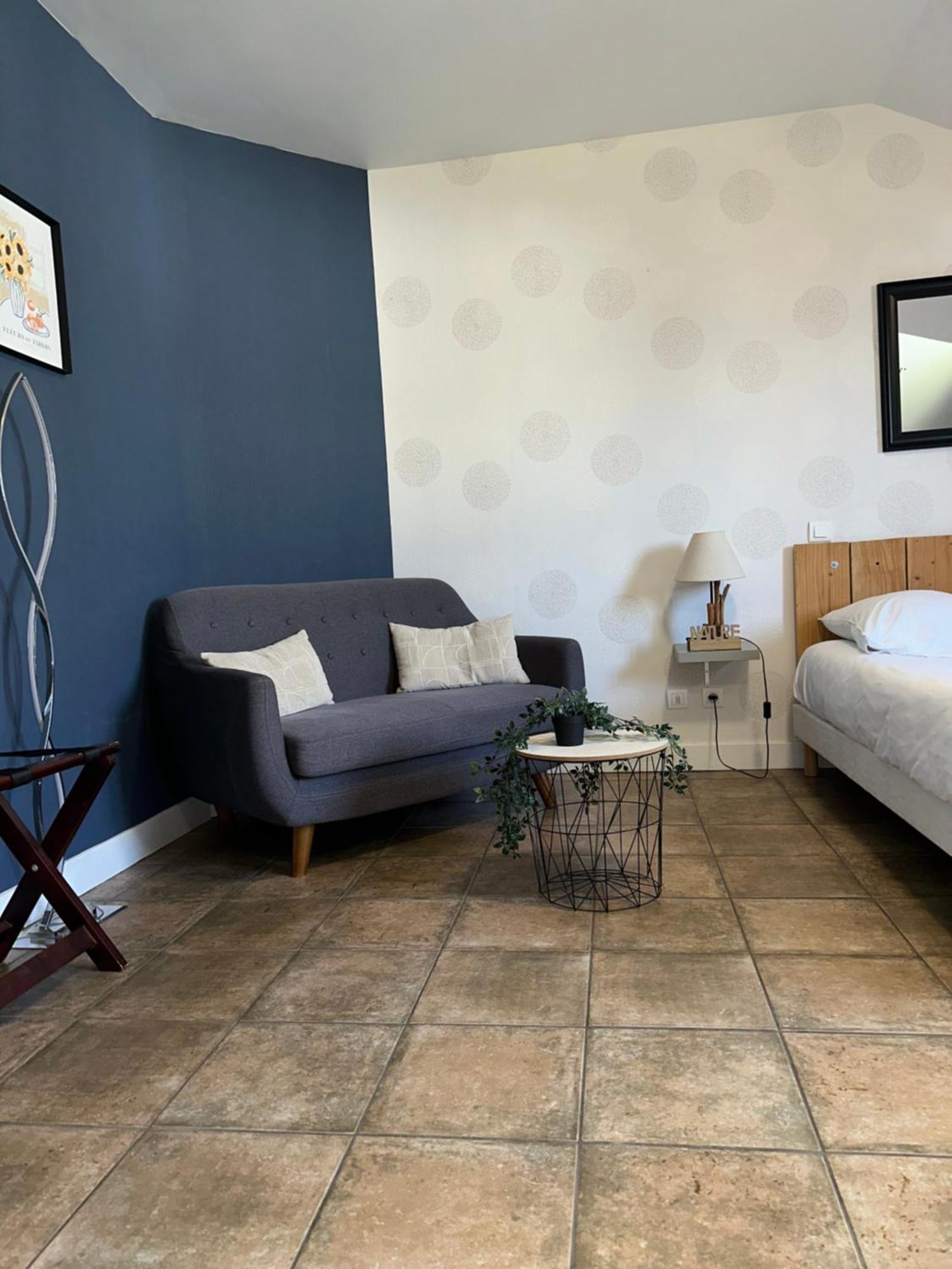 Logis Hotel Volcan Sancy Nebouzat Bagian luar foto